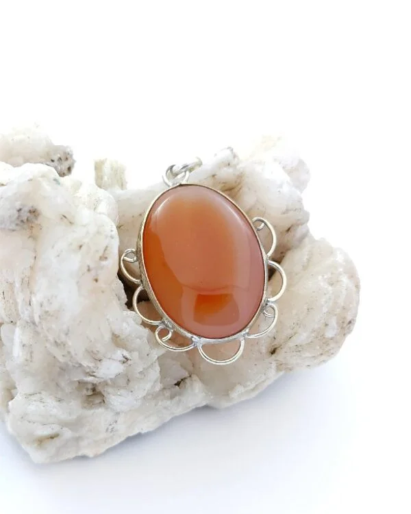 Beautiful Onyx92.5 sterling silver bazel pendant - Image 2